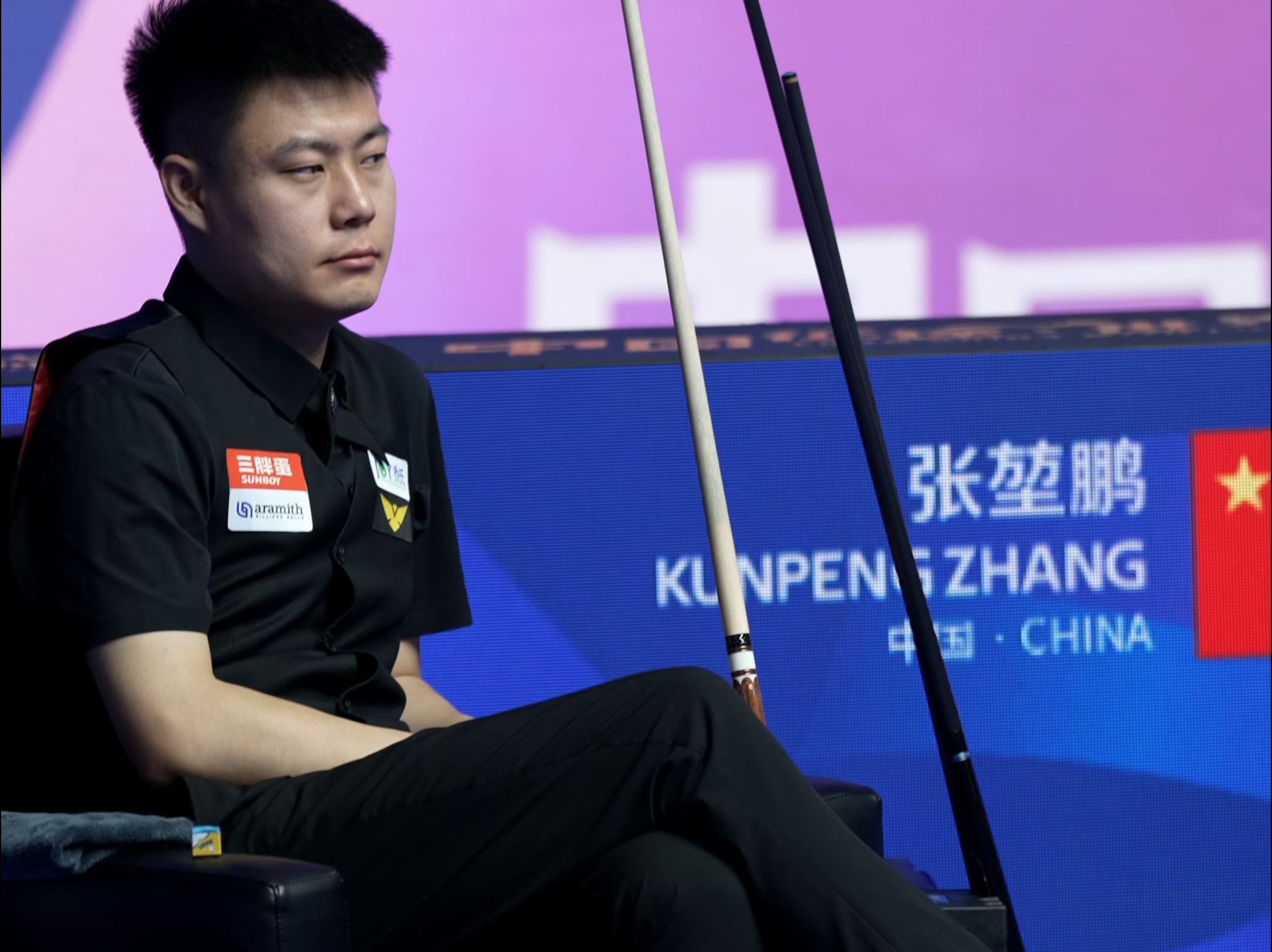 首场比赛中 首场比赛中